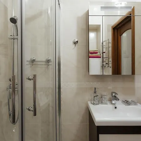 Arcadia Vip-apartments In Golfstream *