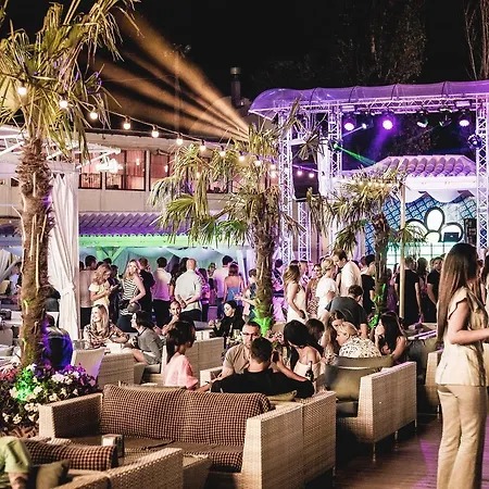 Arcadia Vip-apartments In Golfstream * Odesa