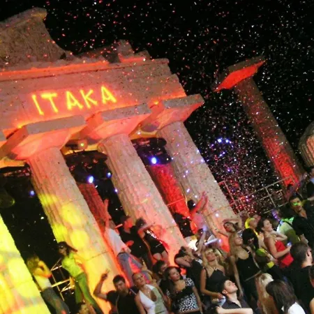 Апартаменти Arcadia Vip-apartments In Golfstream *